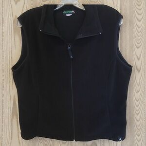Women’s Black VEST XL. AVALANCHE earth-tec. Full zip, two pockets